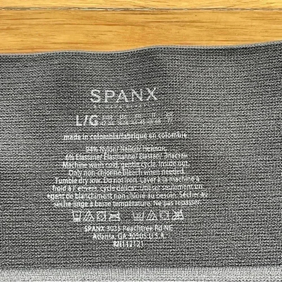 Spanx Look at Me Now Seamless Leggings - Black Camo - Picture 6 of 9